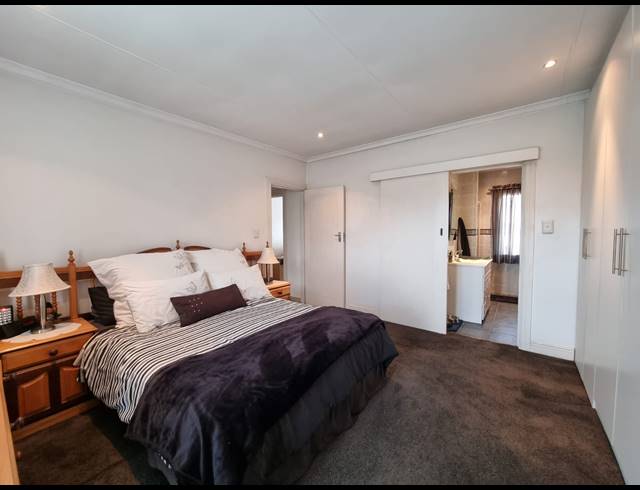 3 BEDROOM TOWNHOUSE FOR SALE IN ARCON PARK